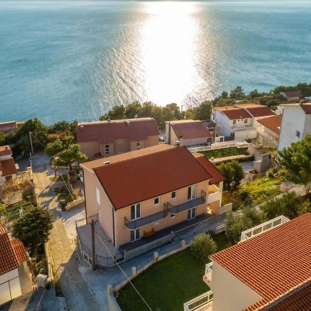 Family Friendly Apartments With A Swimming Pool Stanici, Omis - 18676 外观 照片