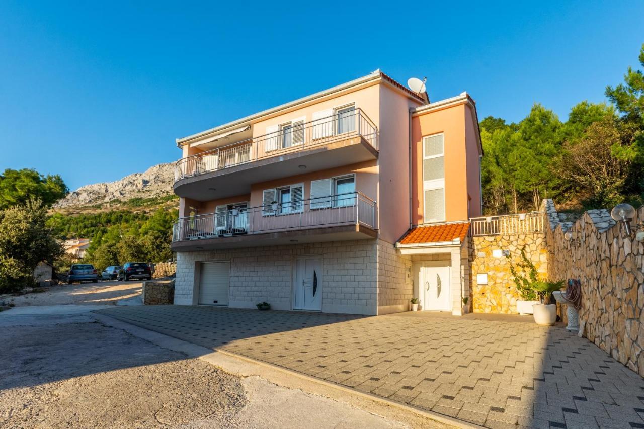 Family Friendly Apartments With A Swimming Pool Stanici, Omis - 18676 外观 照片