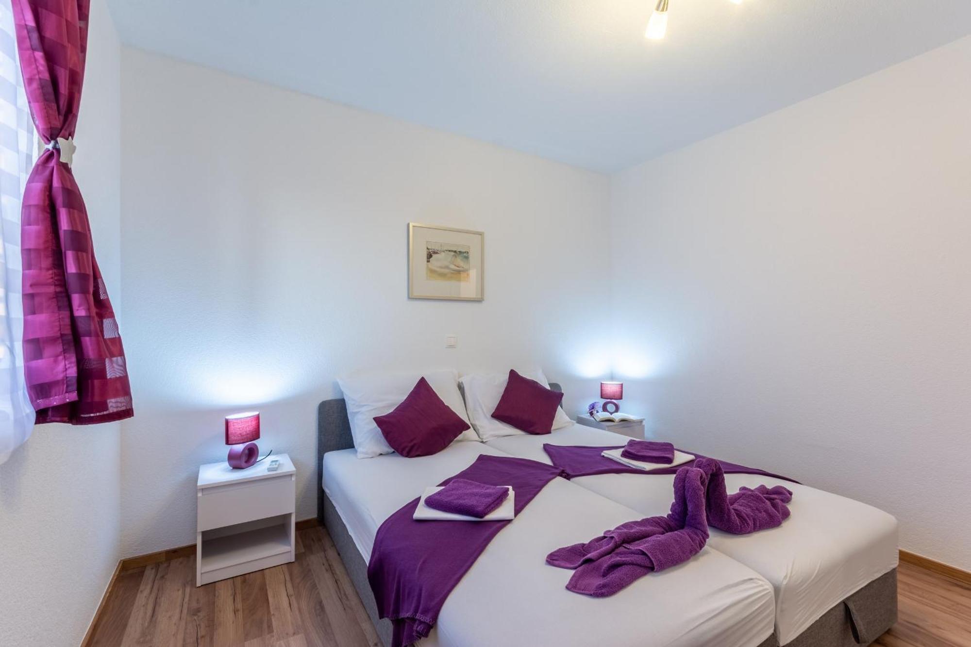Family Friendly Apartments With A Swimming Pool Stanici, Omis - 18676 客房 照片