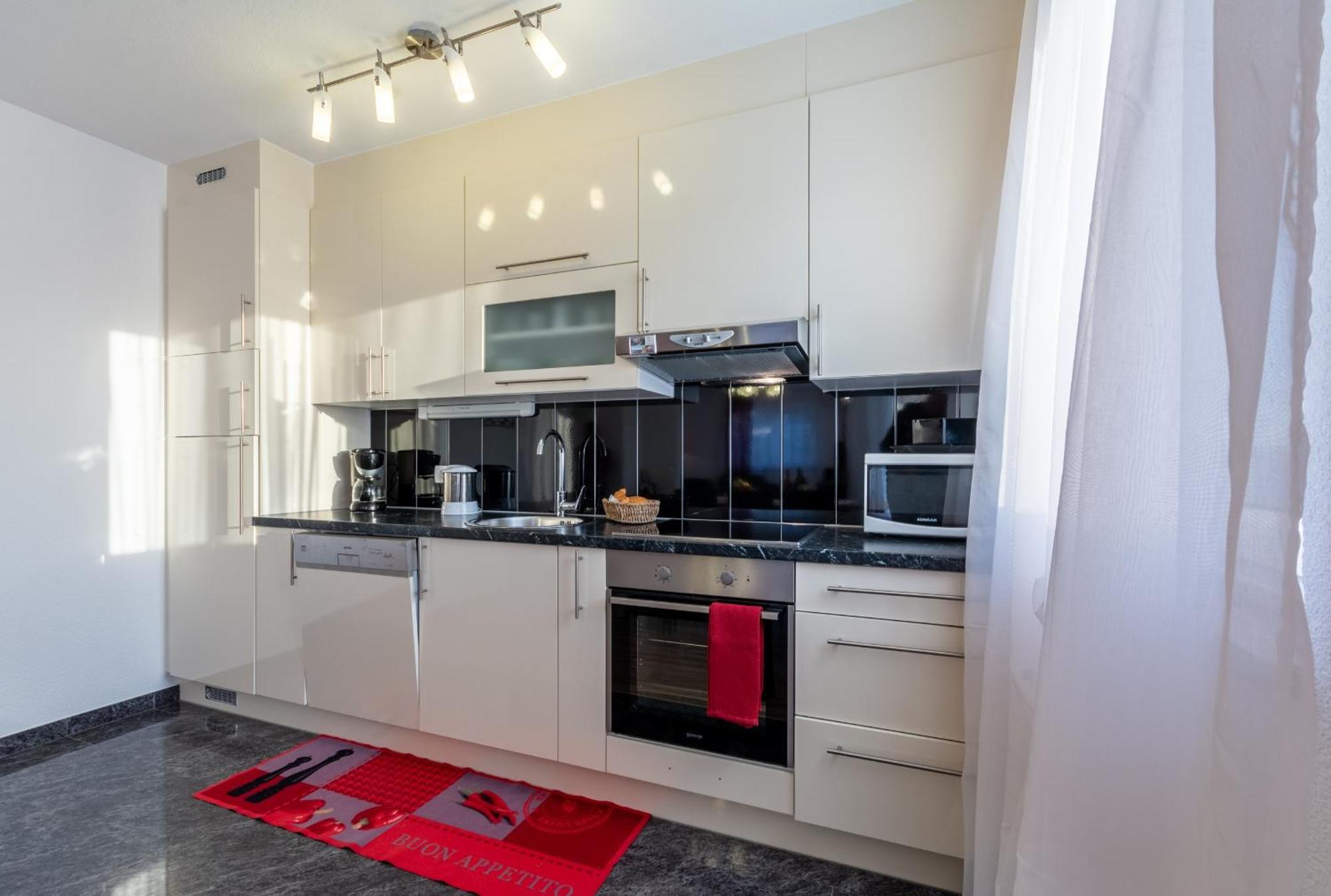 Family Friendly Apartments With A Swimming Pool Stanici, Omis - 18676 客房 照片