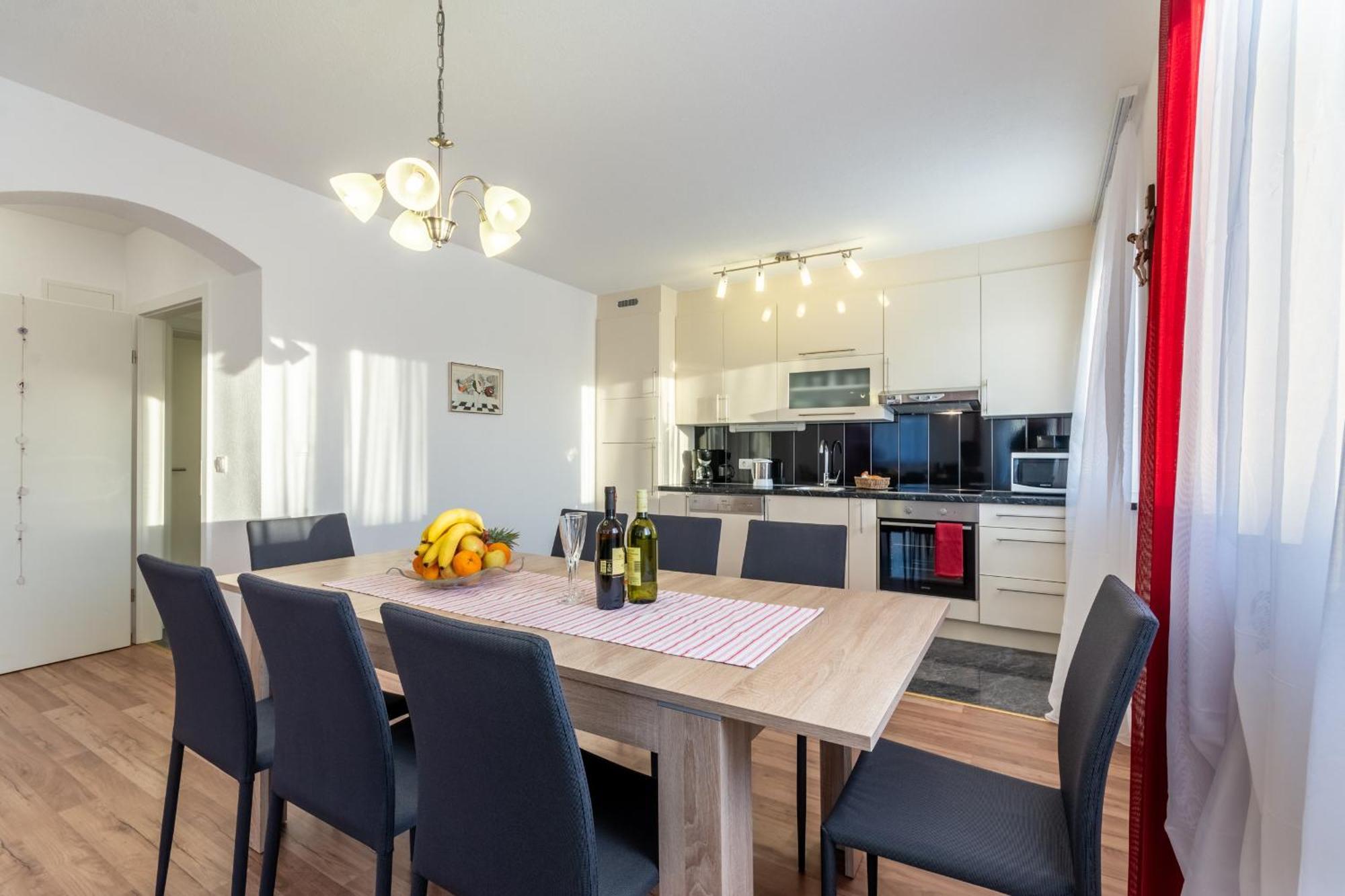 Family Friendly Apartments With A Swimming Pool Stanici, Omis - 18676 客房 照片