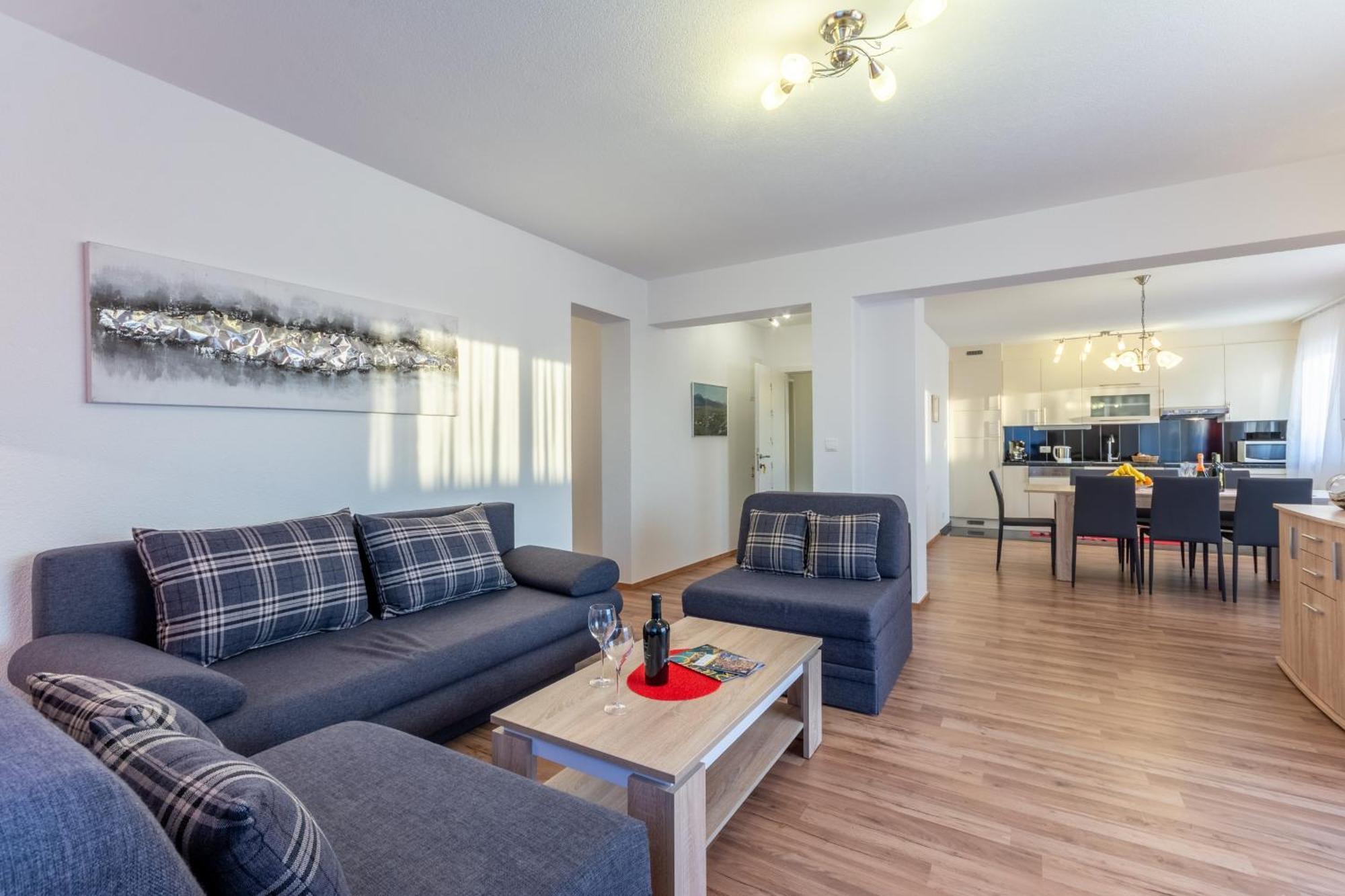 Family Friendly Apartments With A Swimming Pool Stanici, Omis - 18676 客房 照片